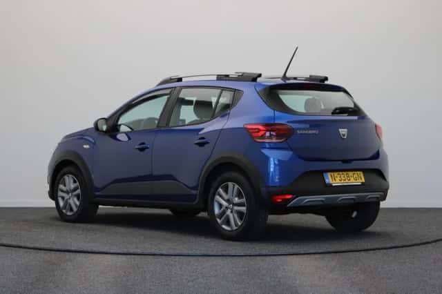 Dacia Sandero Stepway (2021) thumbnail 2