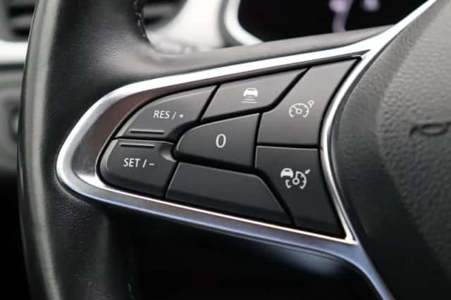Renault Captur (2022) thumbnail 22