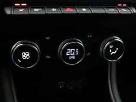 Renault Captur (2022) thumbnail 32