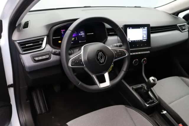 Renault Clio (2024) thumbnail 16