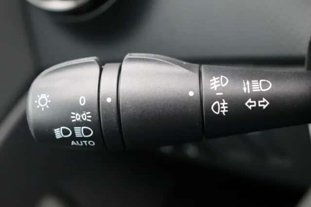 Renault Captur (2014) thumbnail 21