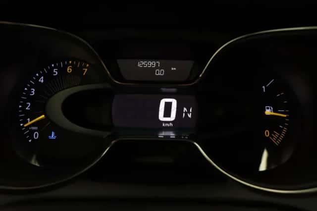 Renault Captur (2014) thumbnail 24