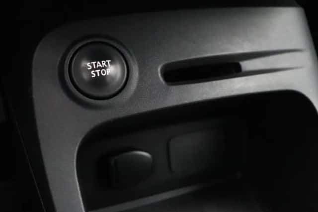 Renault Captur (2014) thumbnail 27
