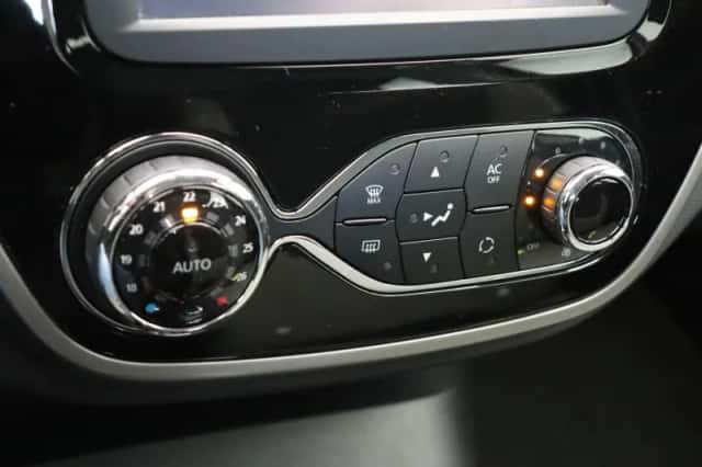 Renault Captur (2014) thumbnail 28