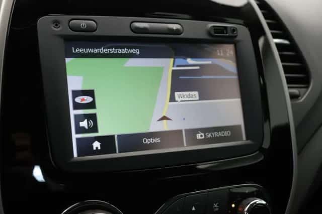 Renault Captur (2014) thumbnail 30