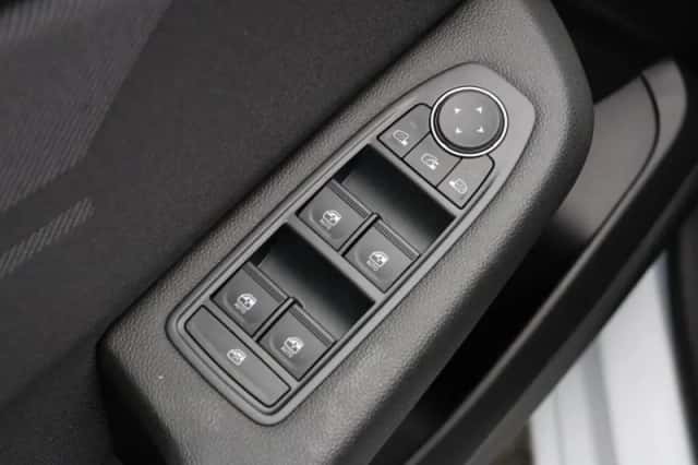 Renault Clio (2024) thumbnail 18