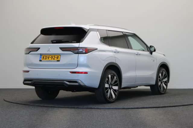 Mitsubishi Outlander (2026) thumbnail 11