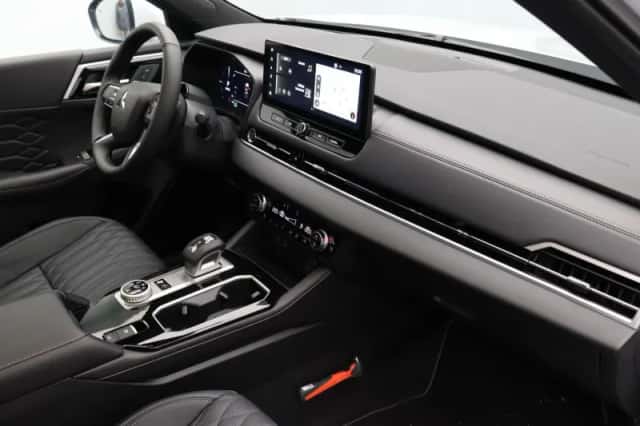 Mitsubishi Outlander (2026) thumbnail 15