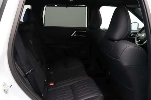 Mitsubishi Outlander (2026) thumbnail 8