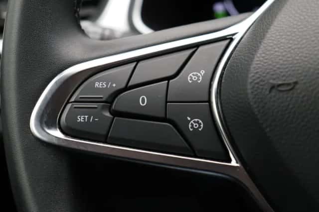 Renault Captur (2023) thumbnail 23