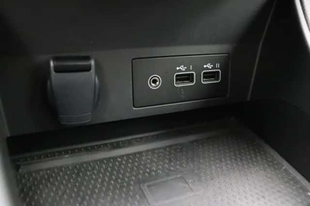 Renault Captur (2023) thumbnail 32
