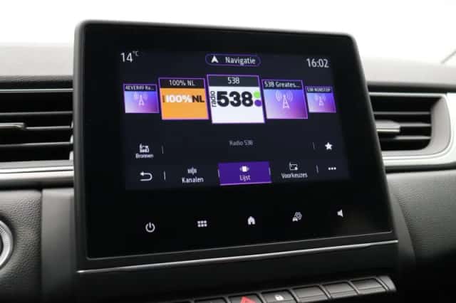 Renault Captur (2023) thumbnail 37