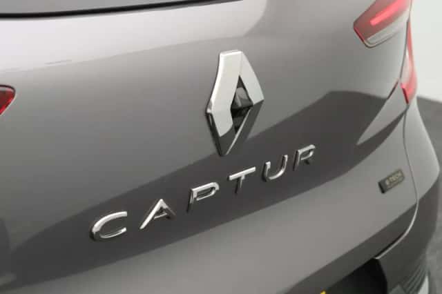 Renault Captur (2023) thumbnail 43