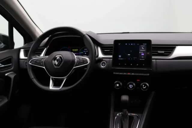 Renault Captur (2023) thumbnail 6