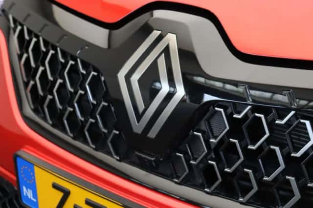 Renault Arkana (2024) thumbnail 44