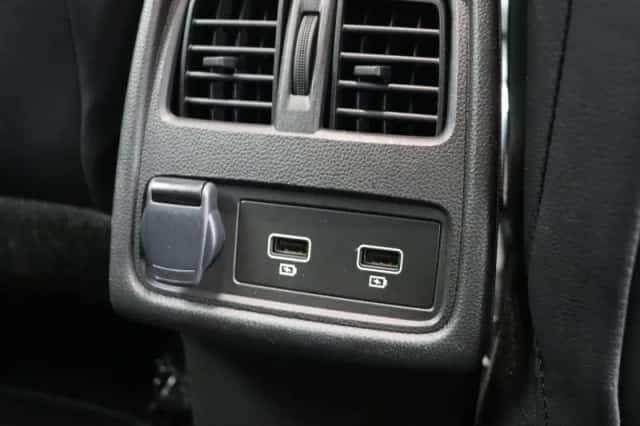 Renault Captur (2024) thumbnail 4