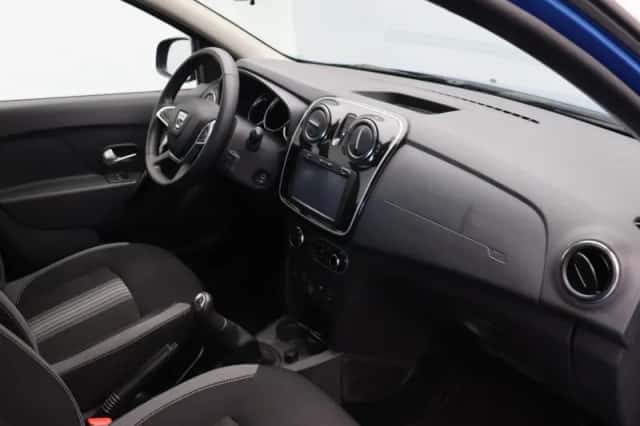 Dacia Sandero Stepway (2018) thumbnail 5