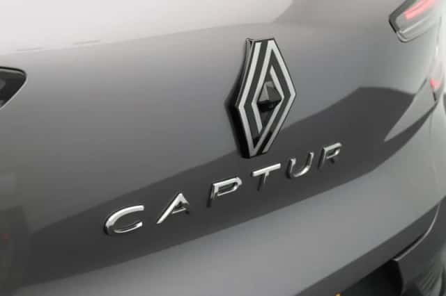 Renault Captur (2024) thumbnail 31