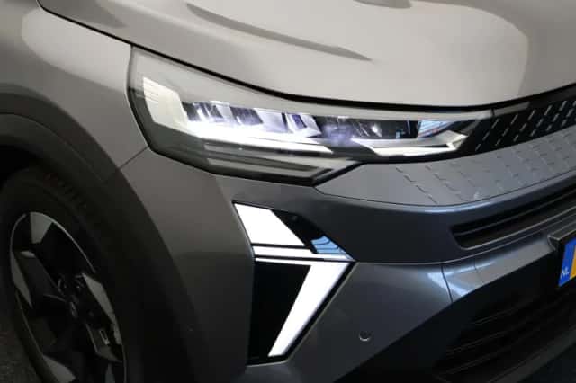 Renault Captur (2024) thumbnail 33