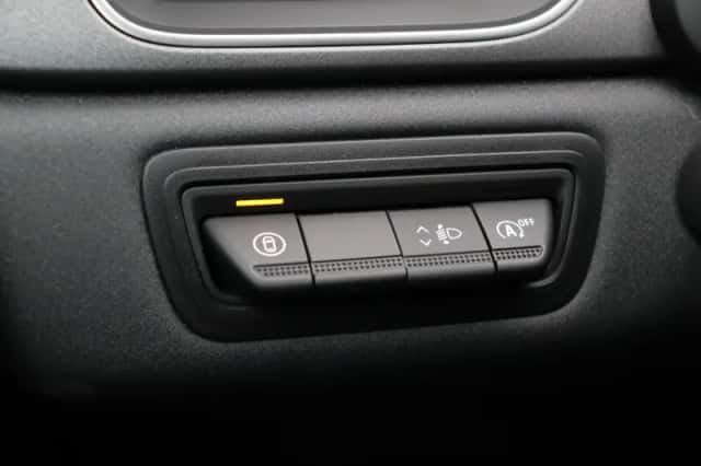 Renault Captur (2024) thumbnail 45