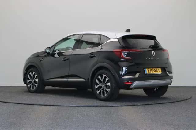 Renault Captur (2024) thumbnail 2