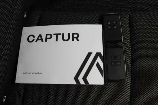 Renault Captur (2024) thumbnail 38