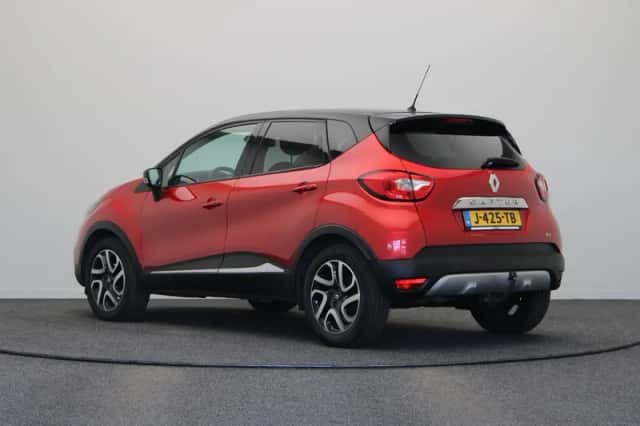 Renault Captur (2015) thumbnail 2