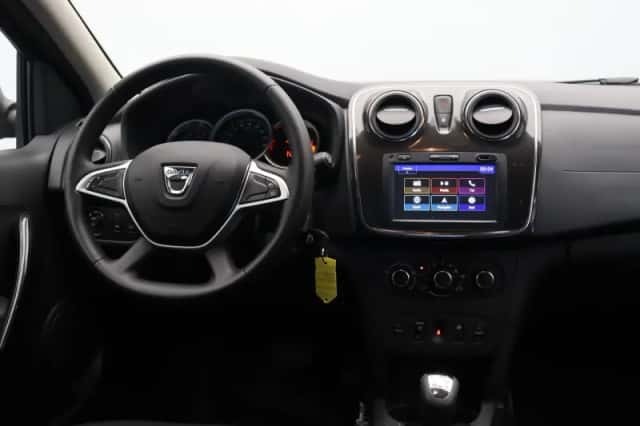 Dacia Logan (2017) thumbnail 4