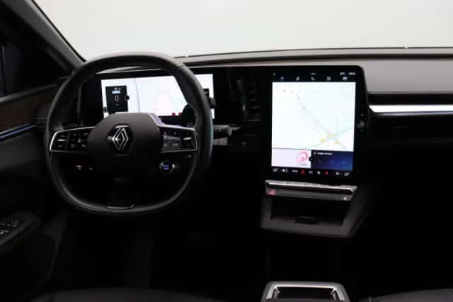 Renault Mégane E-Tech (2024) thumbnail 6