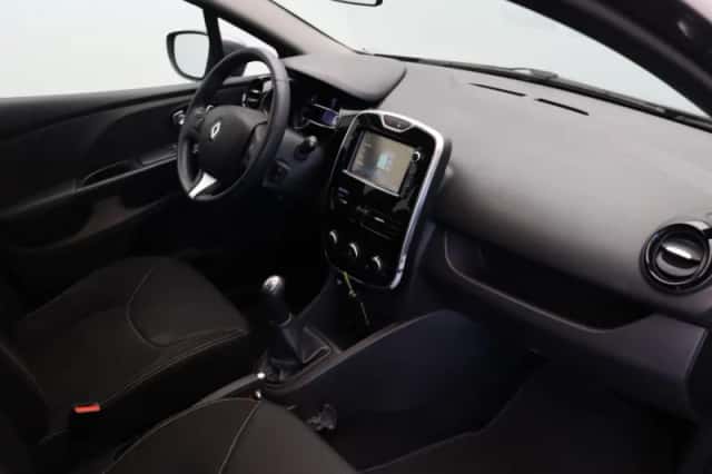 Renault Clio (2016) thumbnail 5