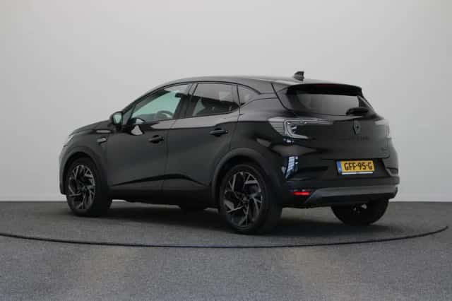 Renault Captur (2024) thumbnail 2