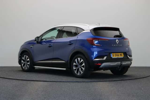 Renault Captur (2021) thumbnail 2