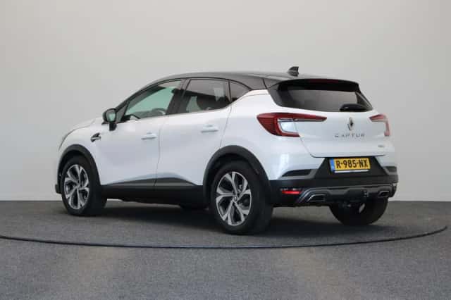 Renault Captur (2022) thumbnail 2