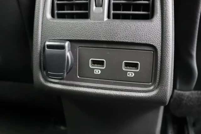 Renault Captur (2022) thumbnail 4