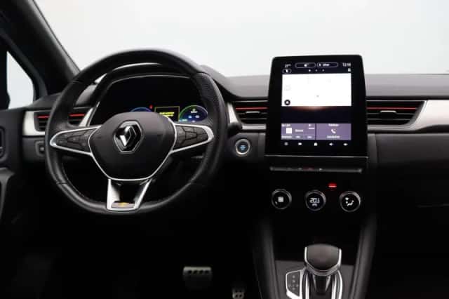 Renault Captur (2022) thumbnail 5