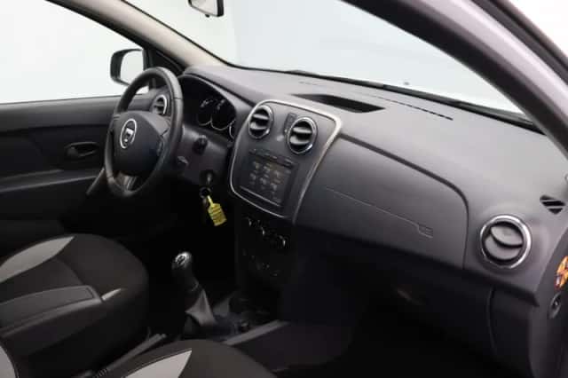 Dacia Sandero Stepway (2015) thumbnail 5