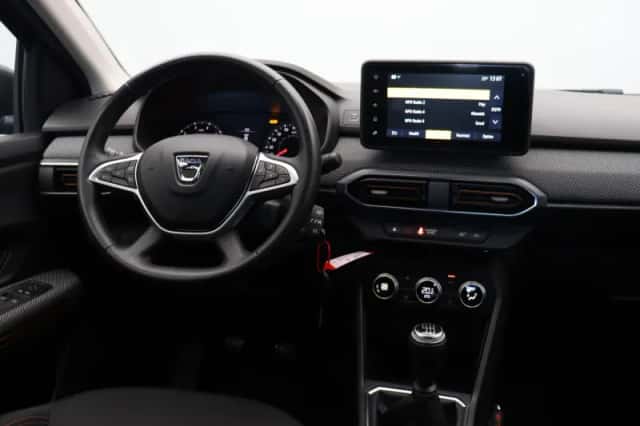 Dacia Sandero (2022) thumbnail 4