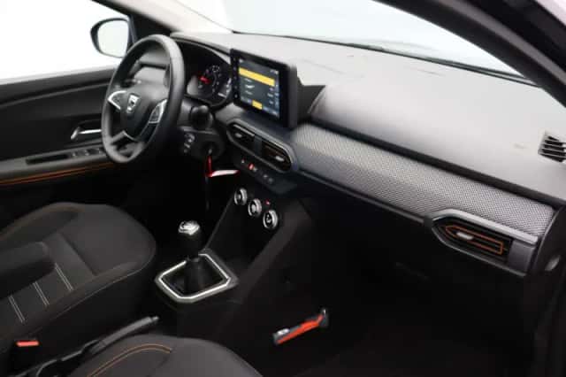 Dacia Sandero (2022) thumbnail 5