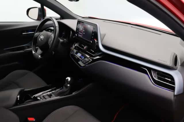 Toyota C-HR (2020) thumbnail 5