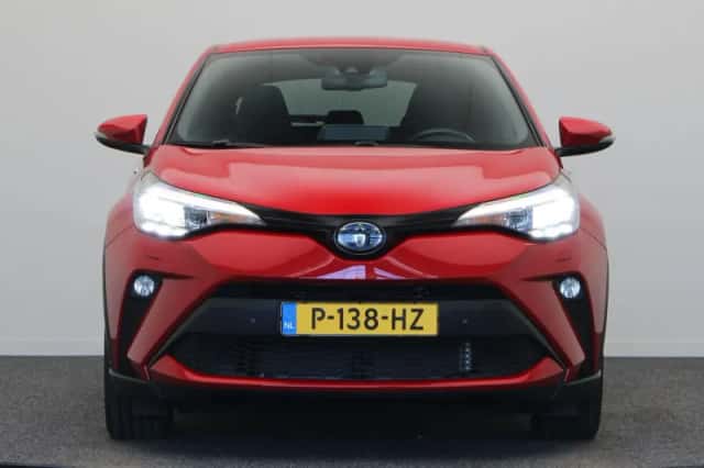 Toyota C-HR (2020) thumbnail 6