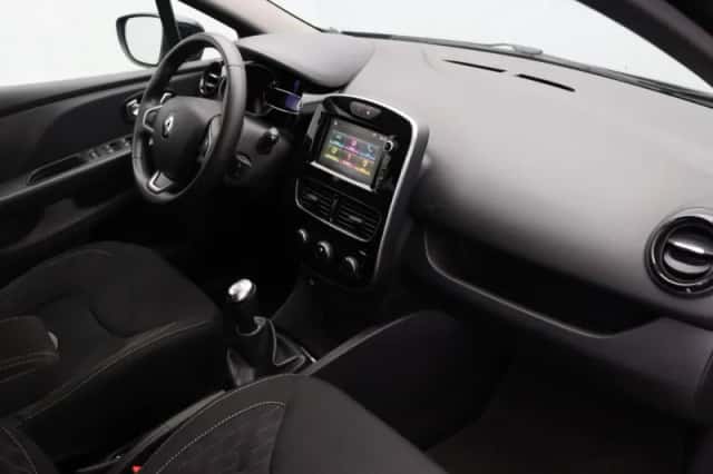 Renault Clio (2019) thumbnail 5