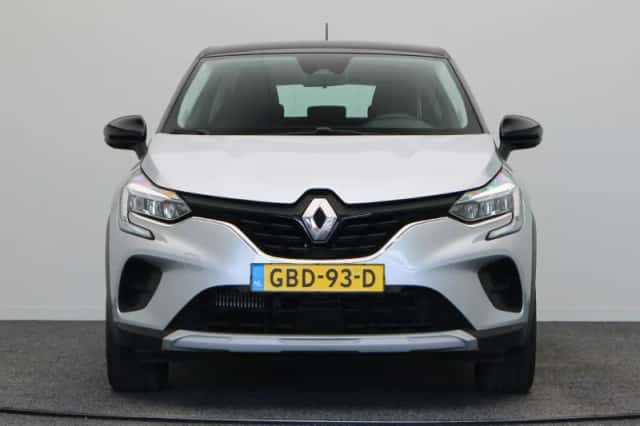 Renault Captur (2023) thumbnail 6
