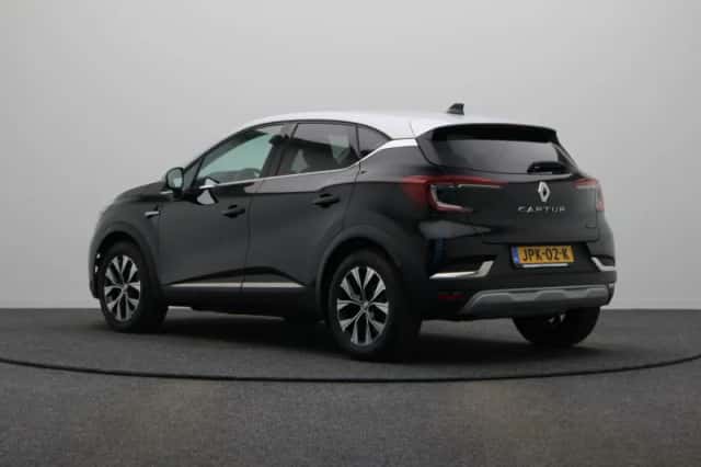 Renault Captur (2024) thumbnail 2
