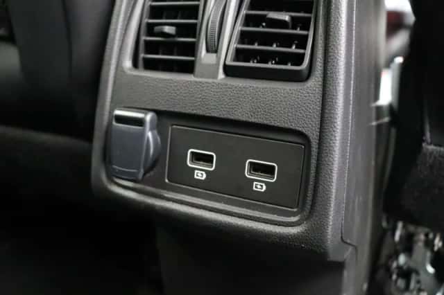Renault Captur (2024) thumbnail 4