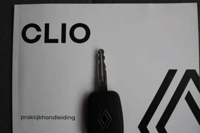 Renault Clio (2025) thumbnail 3