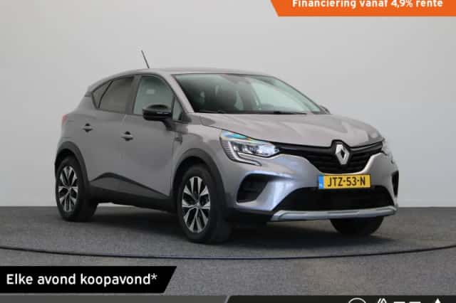 Renault Captur (2023) thumbnail 1