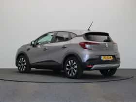 Renault Captur (2023) thumbnail 2