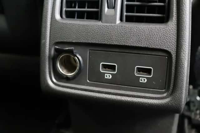 Renault Captur (2024) thumbnail 4