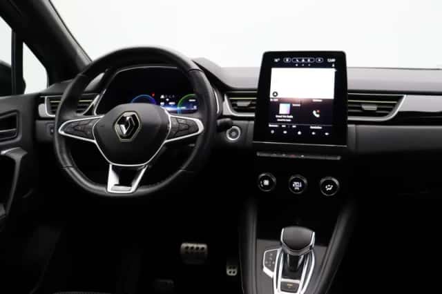 Renault Captur (2023) thumbnail 4