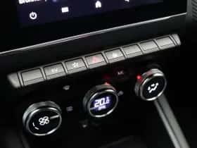 Renault Captur (2023) thumbnail 32